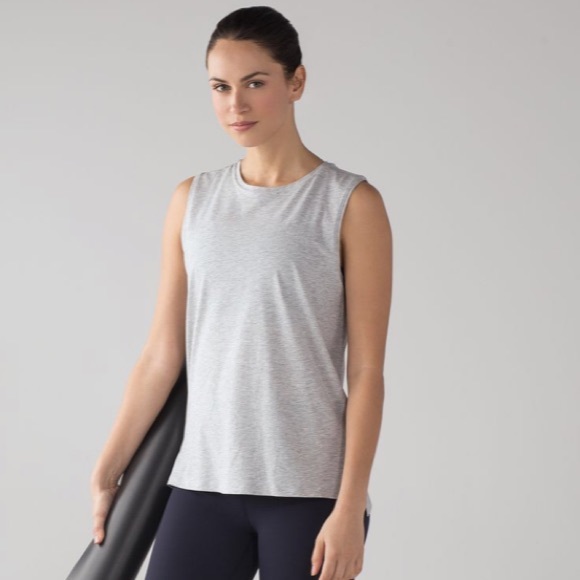NWT 💕💕 LULULEMON LOVE SLEEVELESS TANK HVPR - Picture 2 of 3